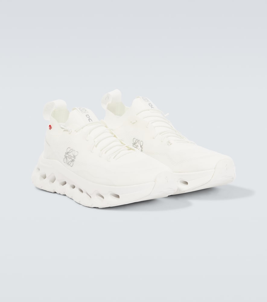 X On Cloudtilt running shoes