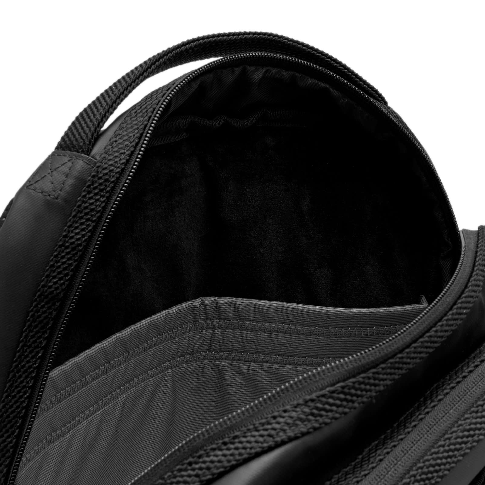 Tecum CNNCT Coat Backpack in Black 