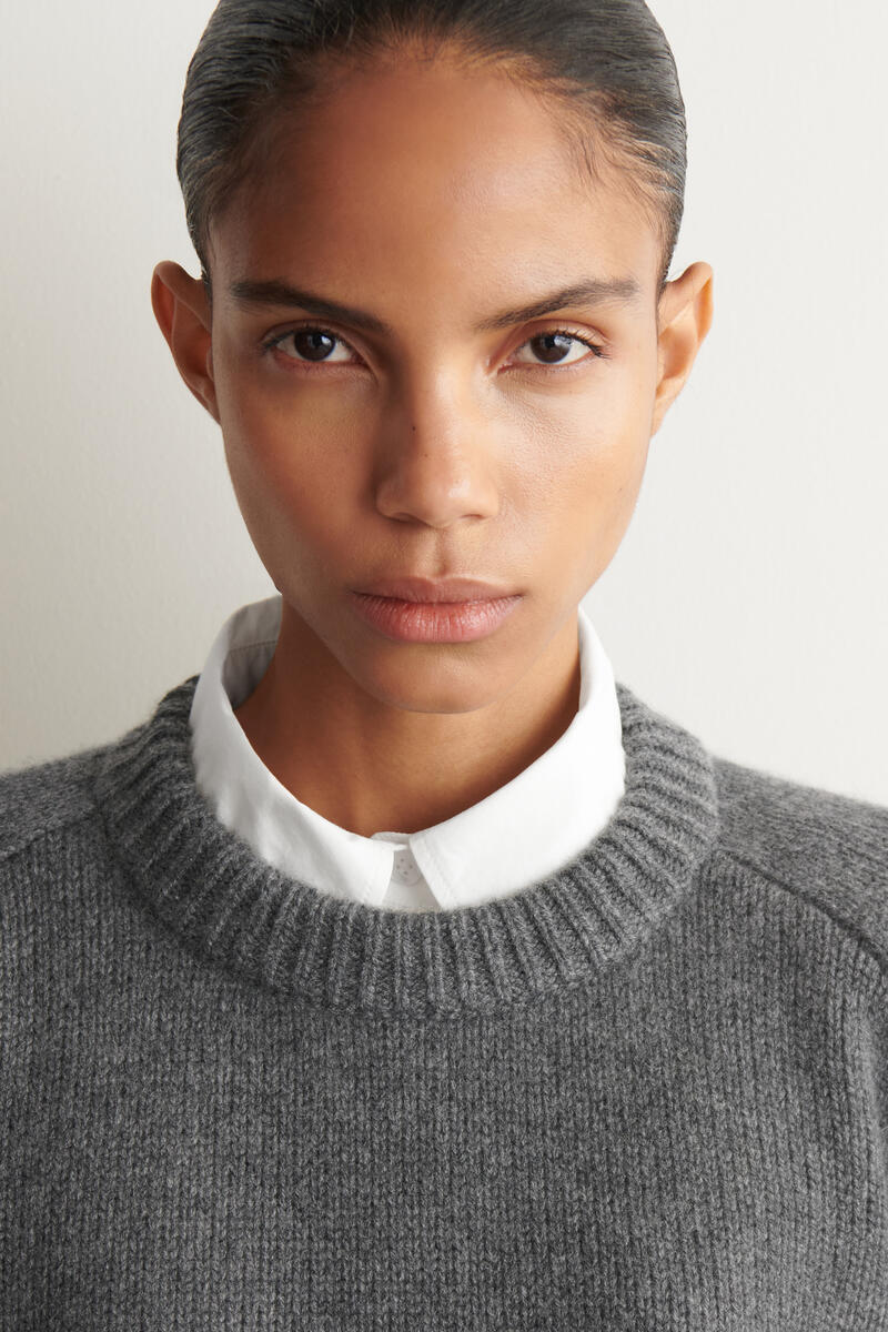 코스 여성 Rounded Cashmere Crew-Neck Sweater 1340973002005