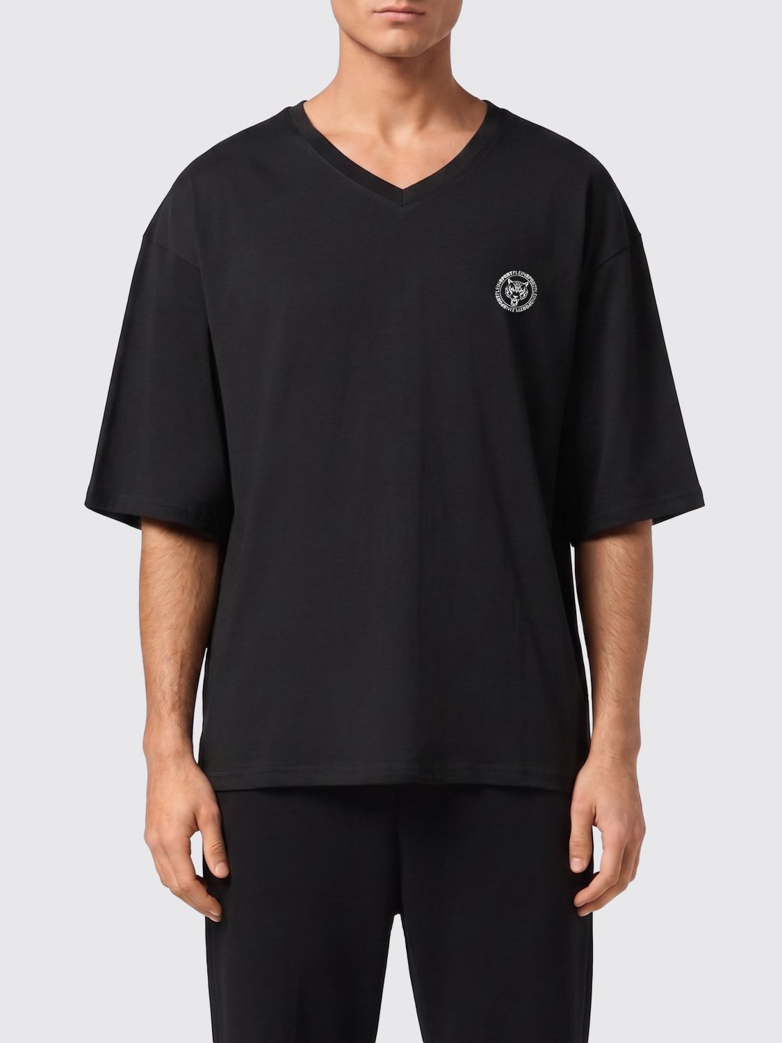 V-neck t-shirt - Black