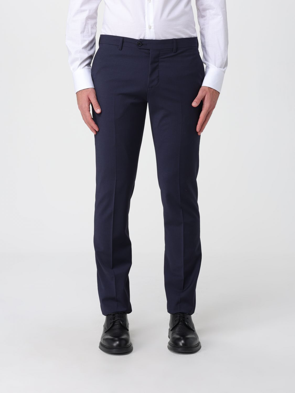 Suit Men color Blue