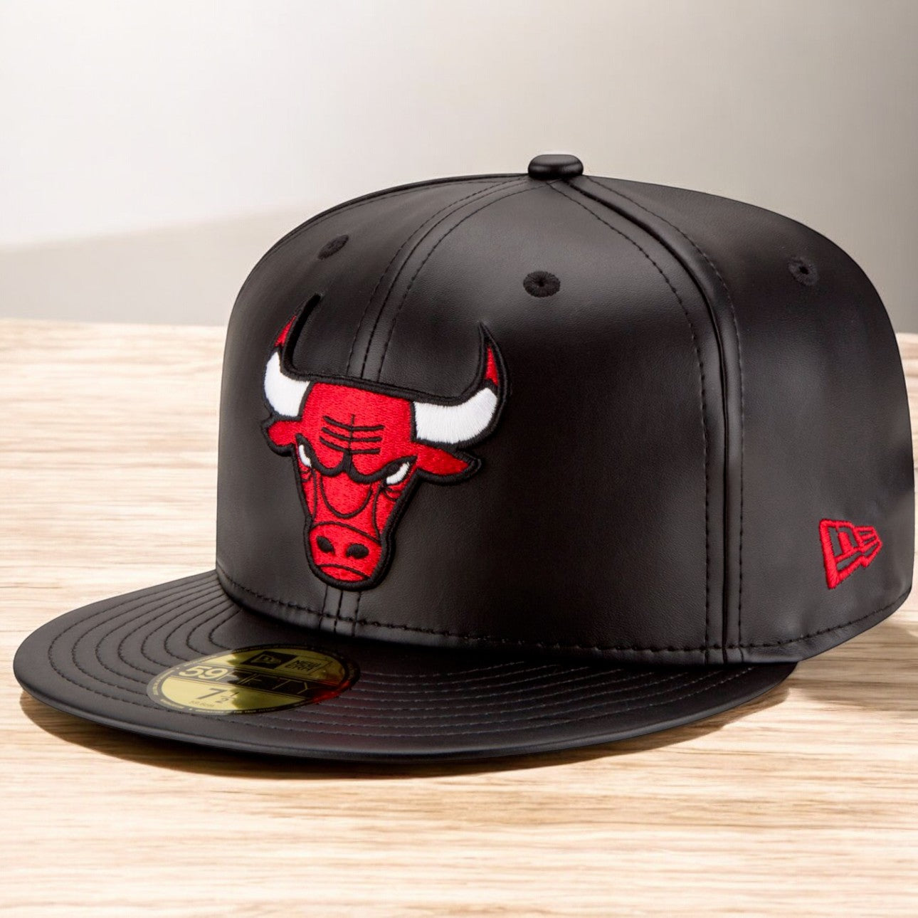 Men's NBA 59Fifty Faux Leather Fitted Cap Chicago Bulls Hats