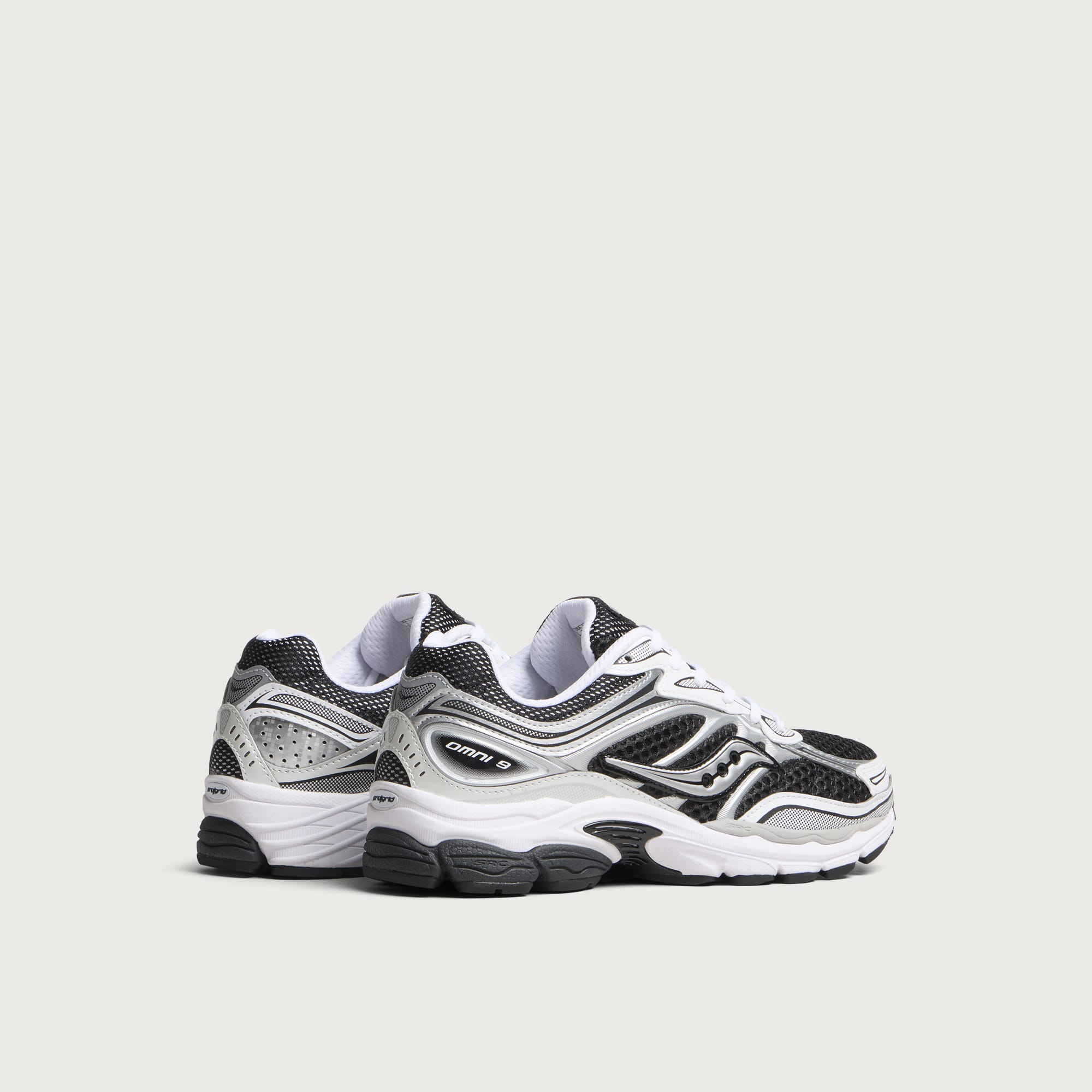 Progrid Omni 9 Sneaker in Black/White