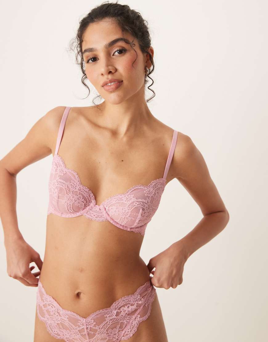 Lola lace underwired bra in baby pink