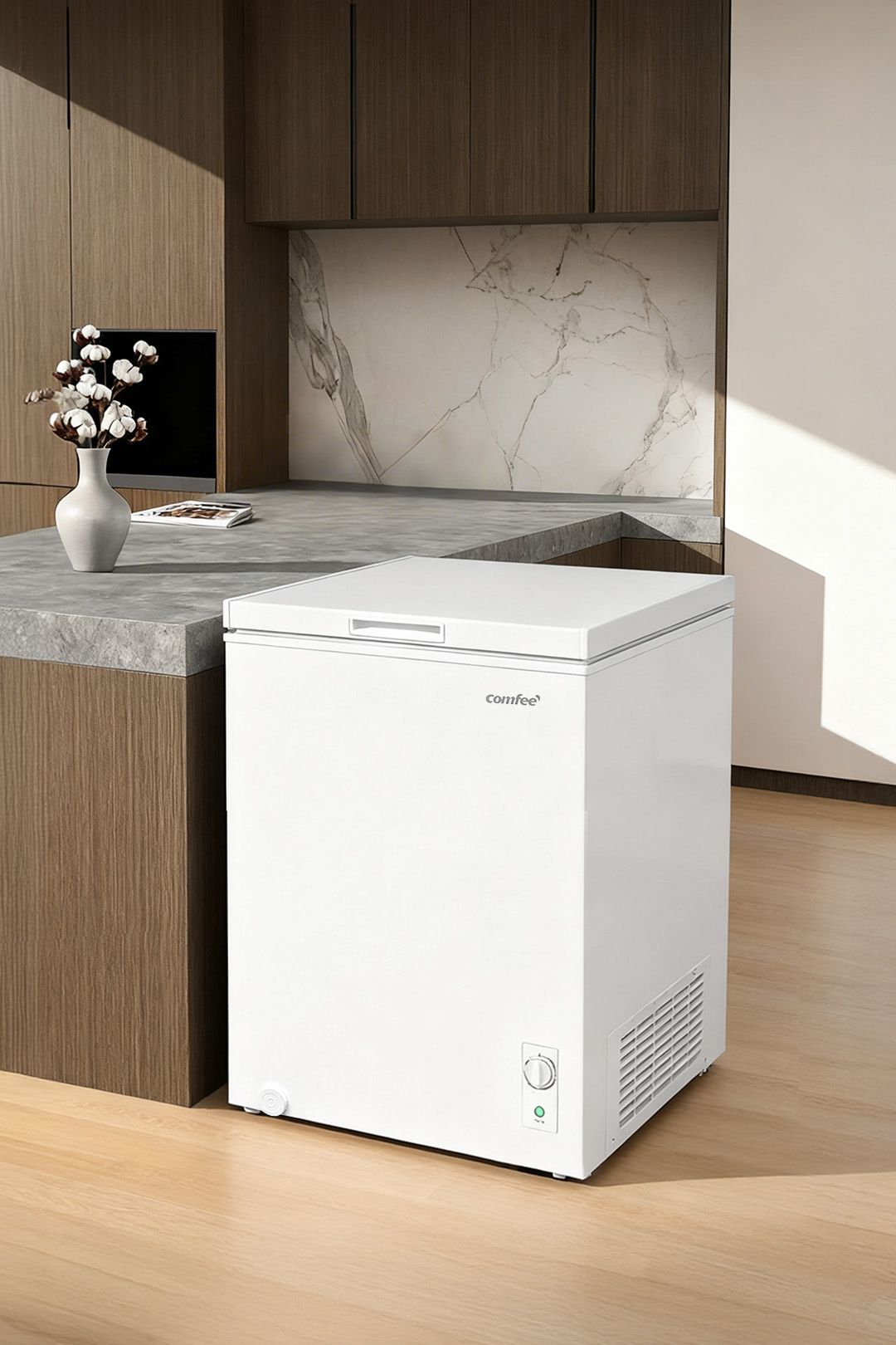 Living And Home 143L Chest Freezer With Digital Temperature Control Fridge&freezer Convertion In White