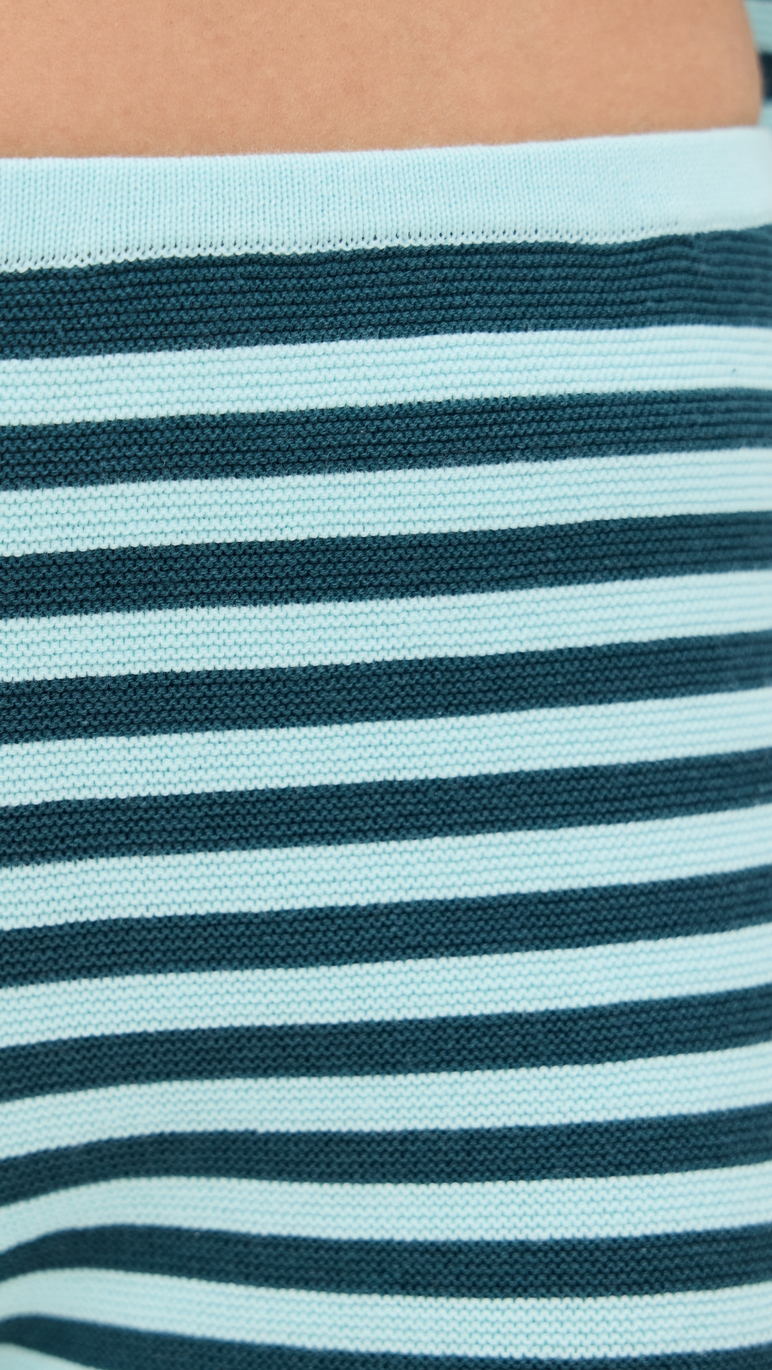 The Celeste Shorts Evergreen/Sky Stripe