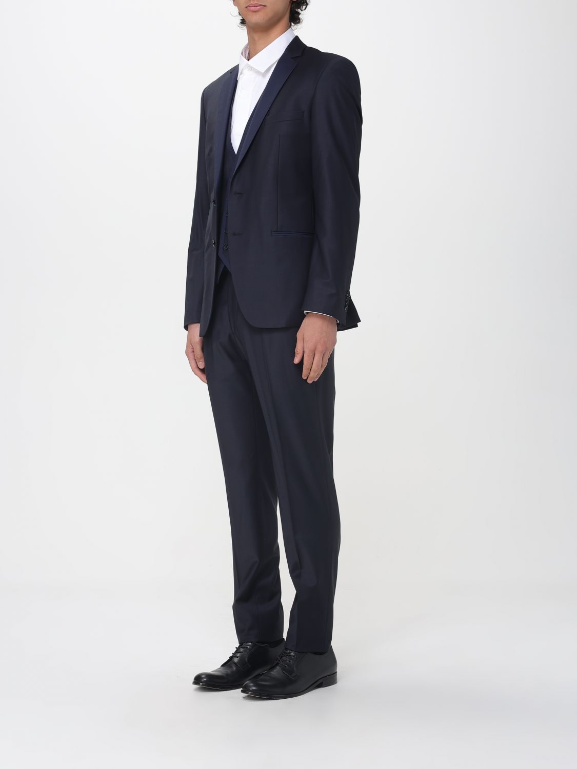 Suit Men color Blue