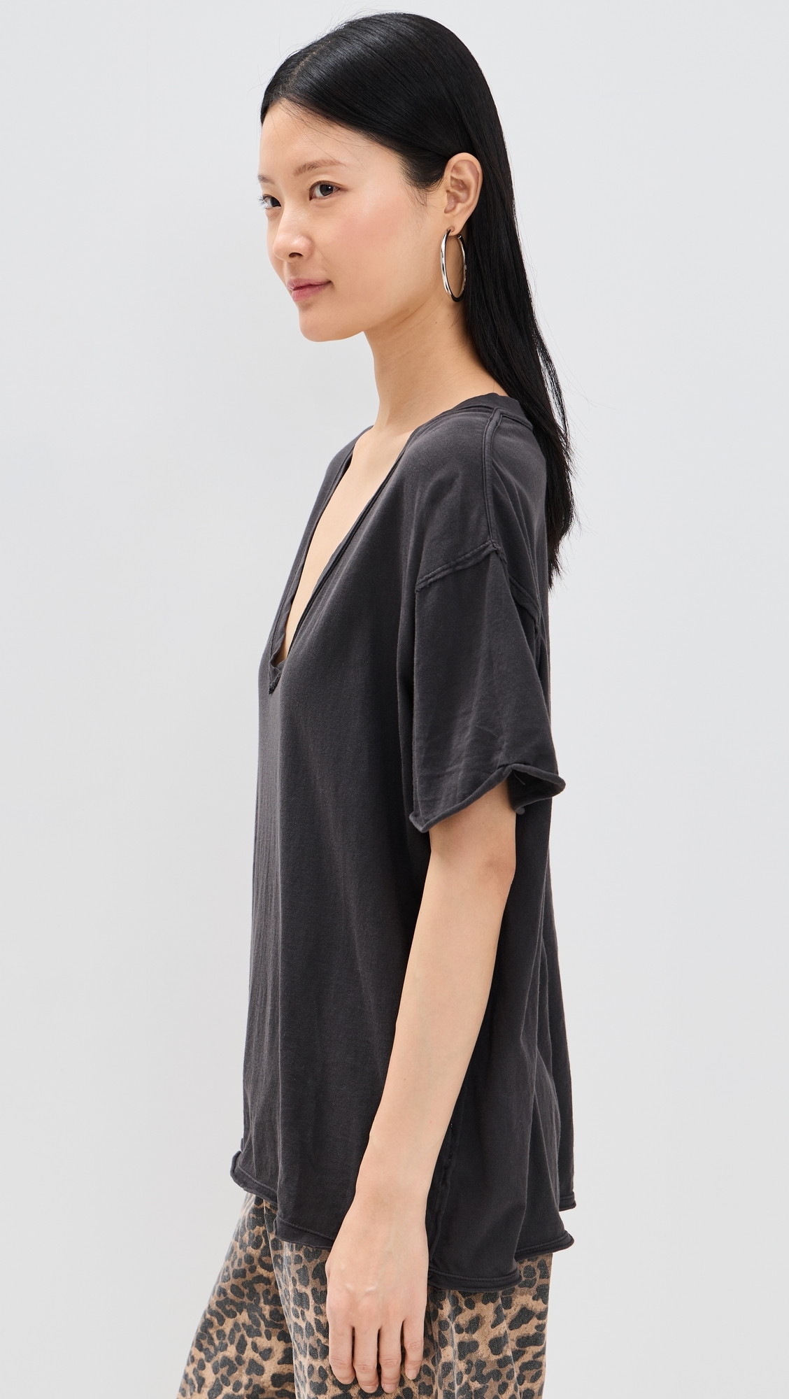 Nina V Tee Black