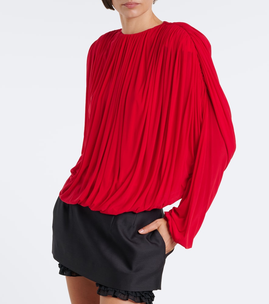 Gathered top