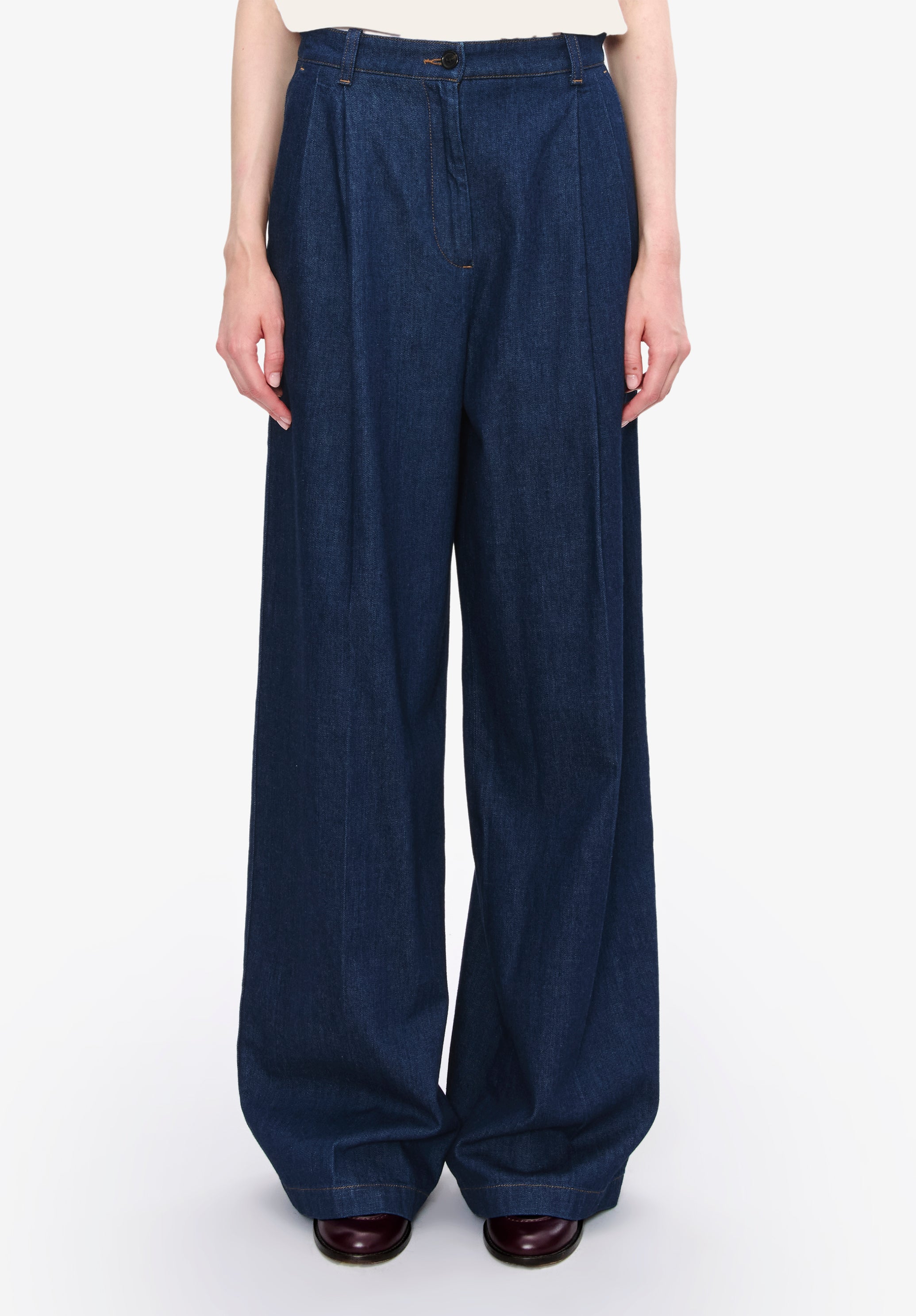 A. P.C. Women's Ginny pants Size: 34 in Dark indigo