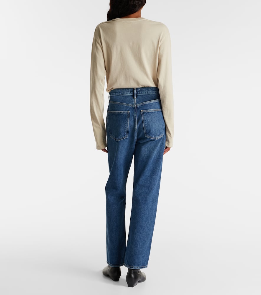 ‘90s mid-rise straight jeans