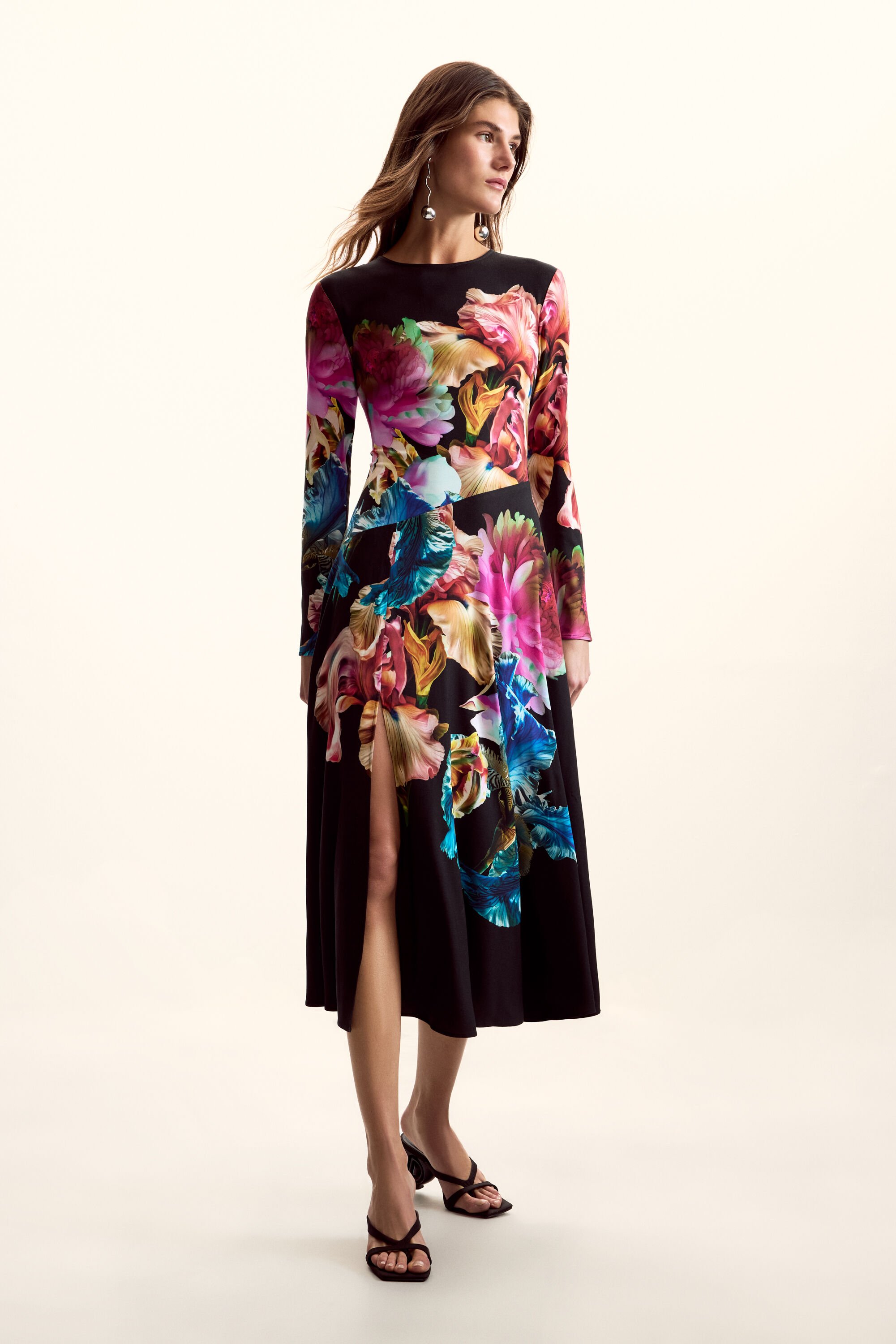 Long-sleeved dress M. C. Lacroix