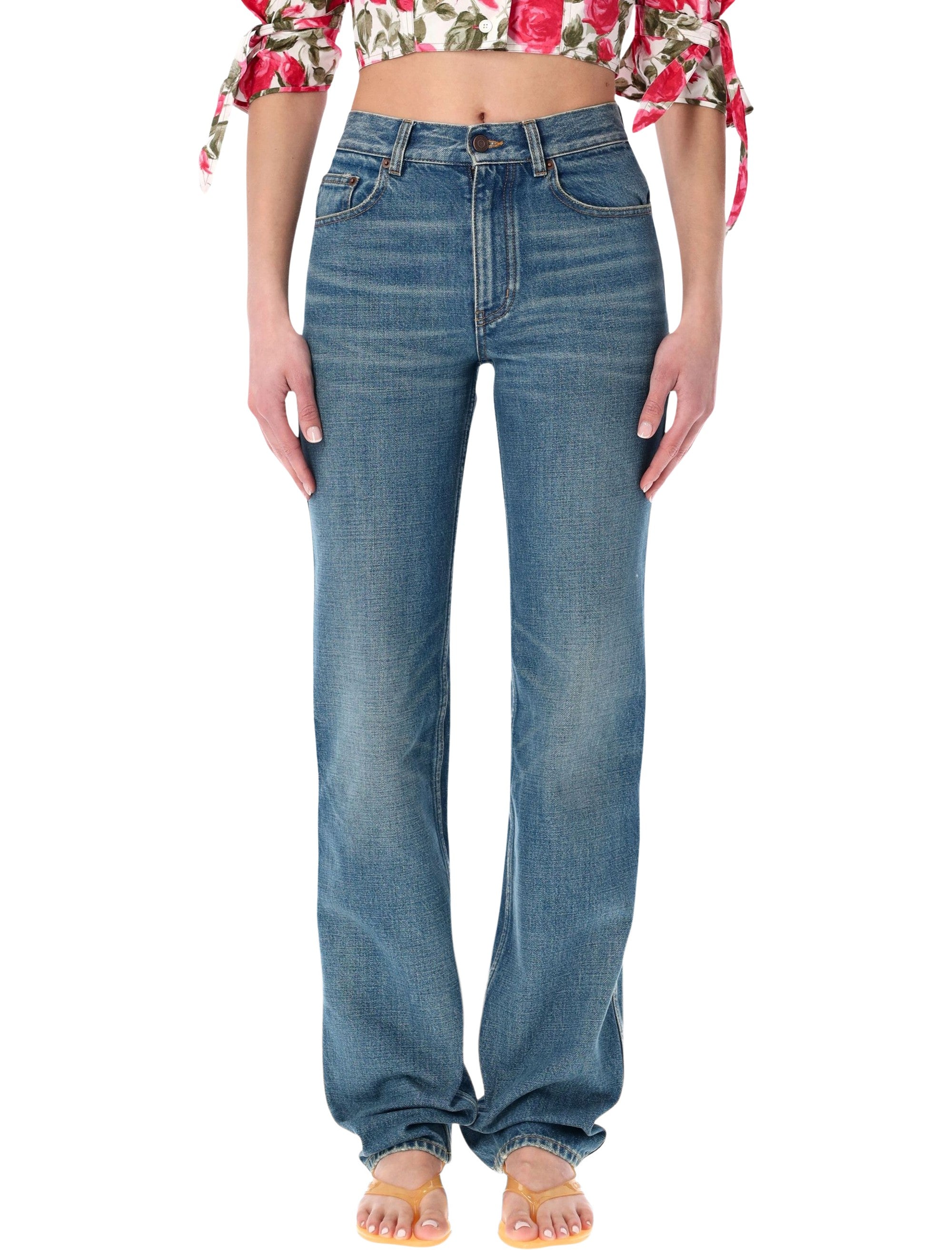 Chloé Straight-Leg Jeans in Size 26 - Timeless Comfort Meets Modern Style