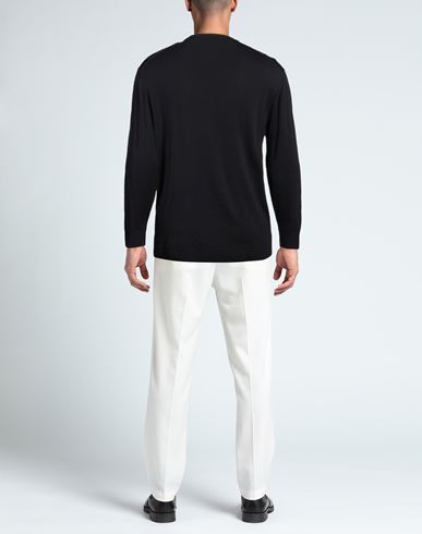 Man Sweater Lead