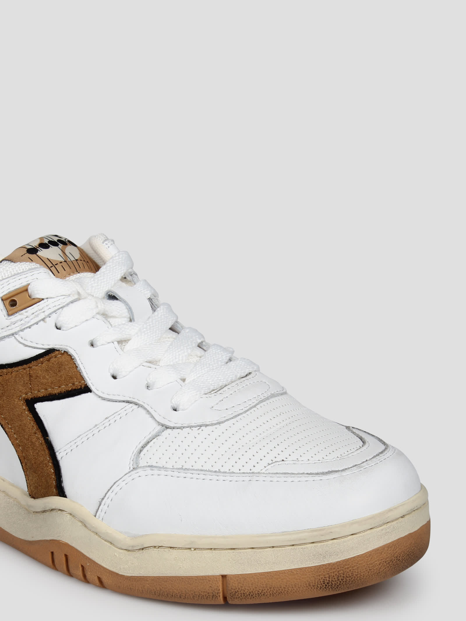 B.560 Used Sneakers 