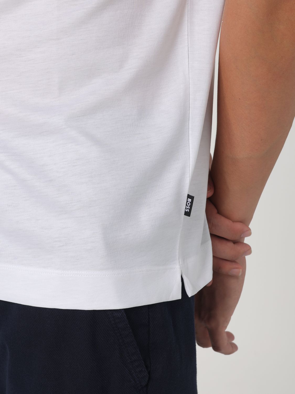 T-Shirt Men color White