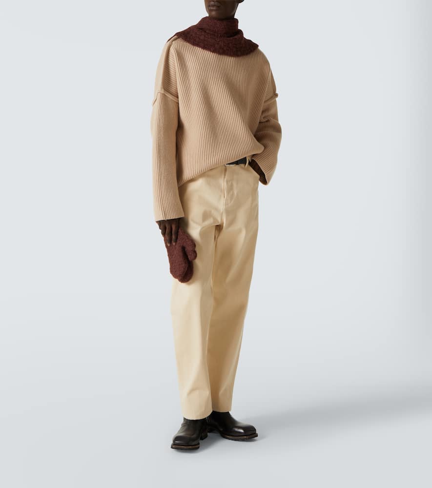 Mid-rise straight jeans