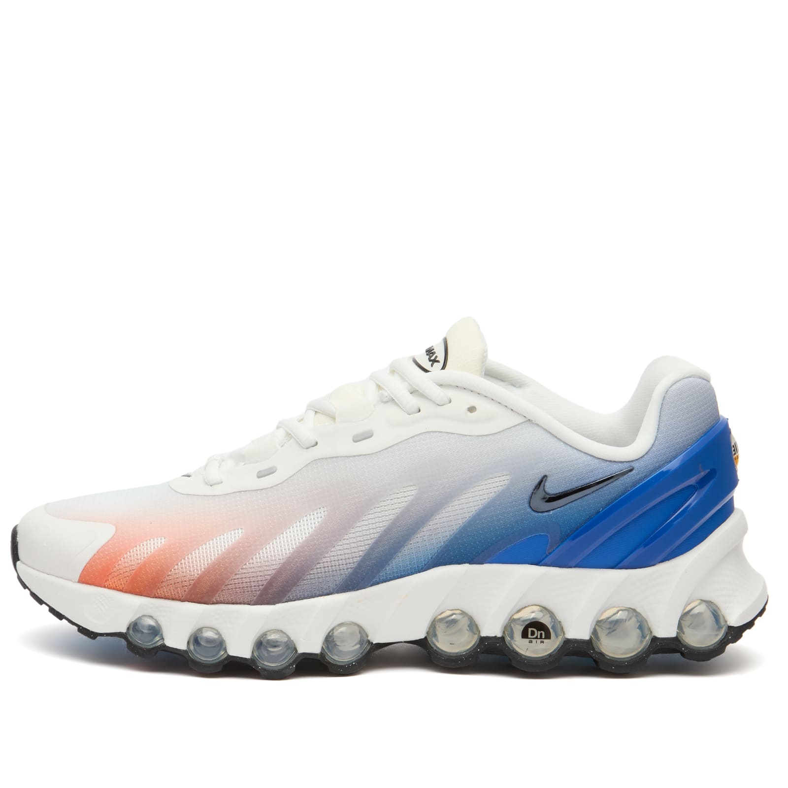 Air Max Dn8 Sneakers Summit White / Vivid Orange