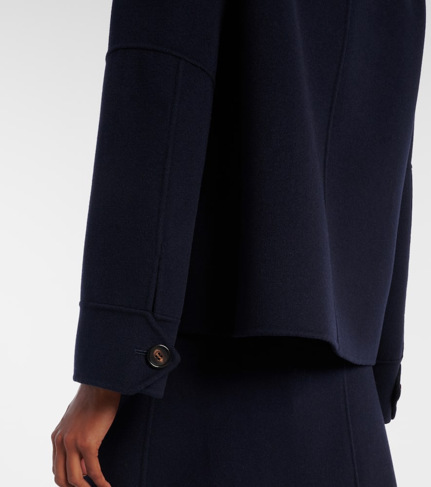 Free virgin wool jacket