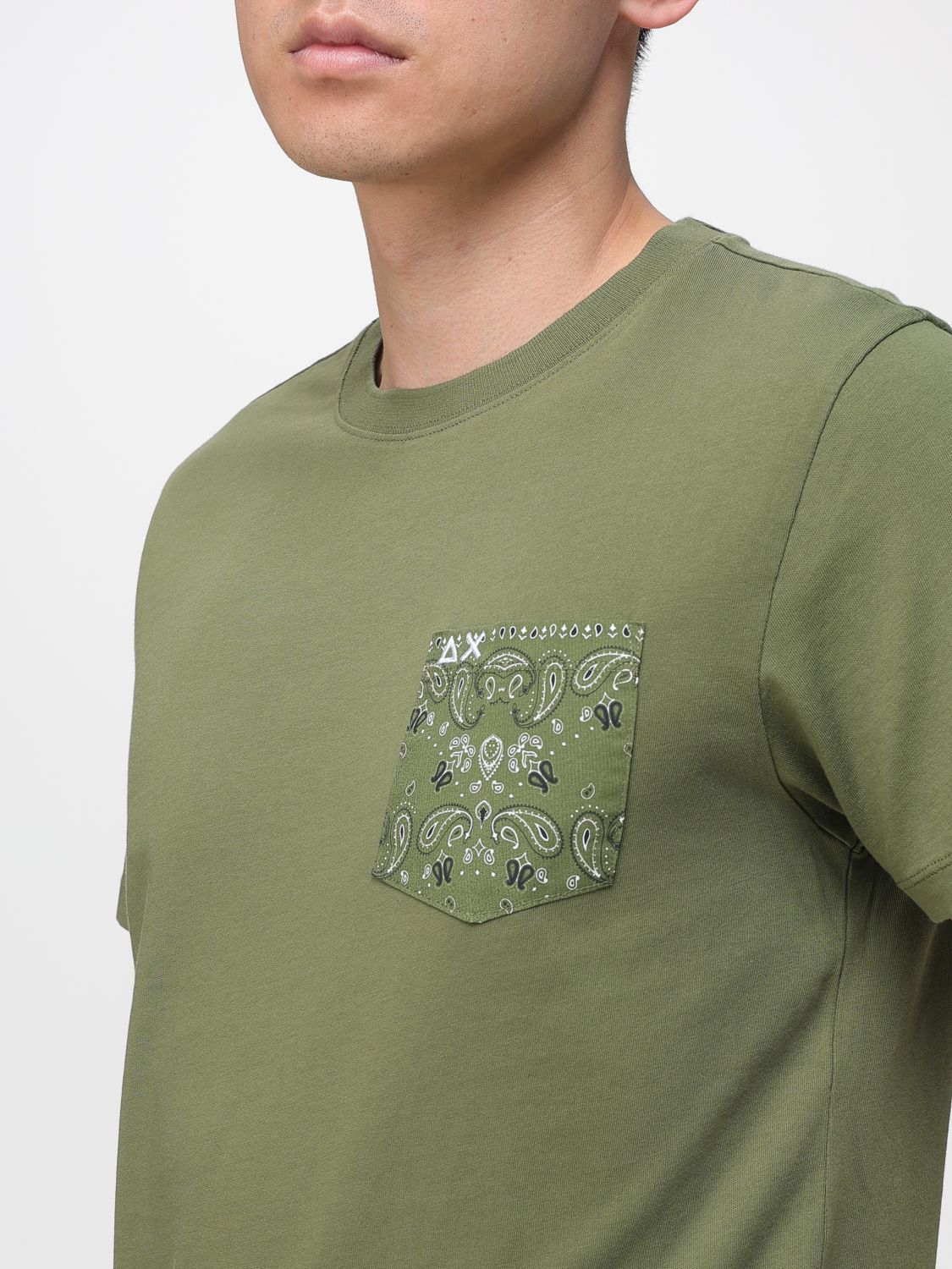 T-Shirt Men color Green