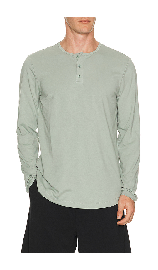 Cuts Curve Hem Long Sleeve Henley in Slate Grey. XXL/2X also in