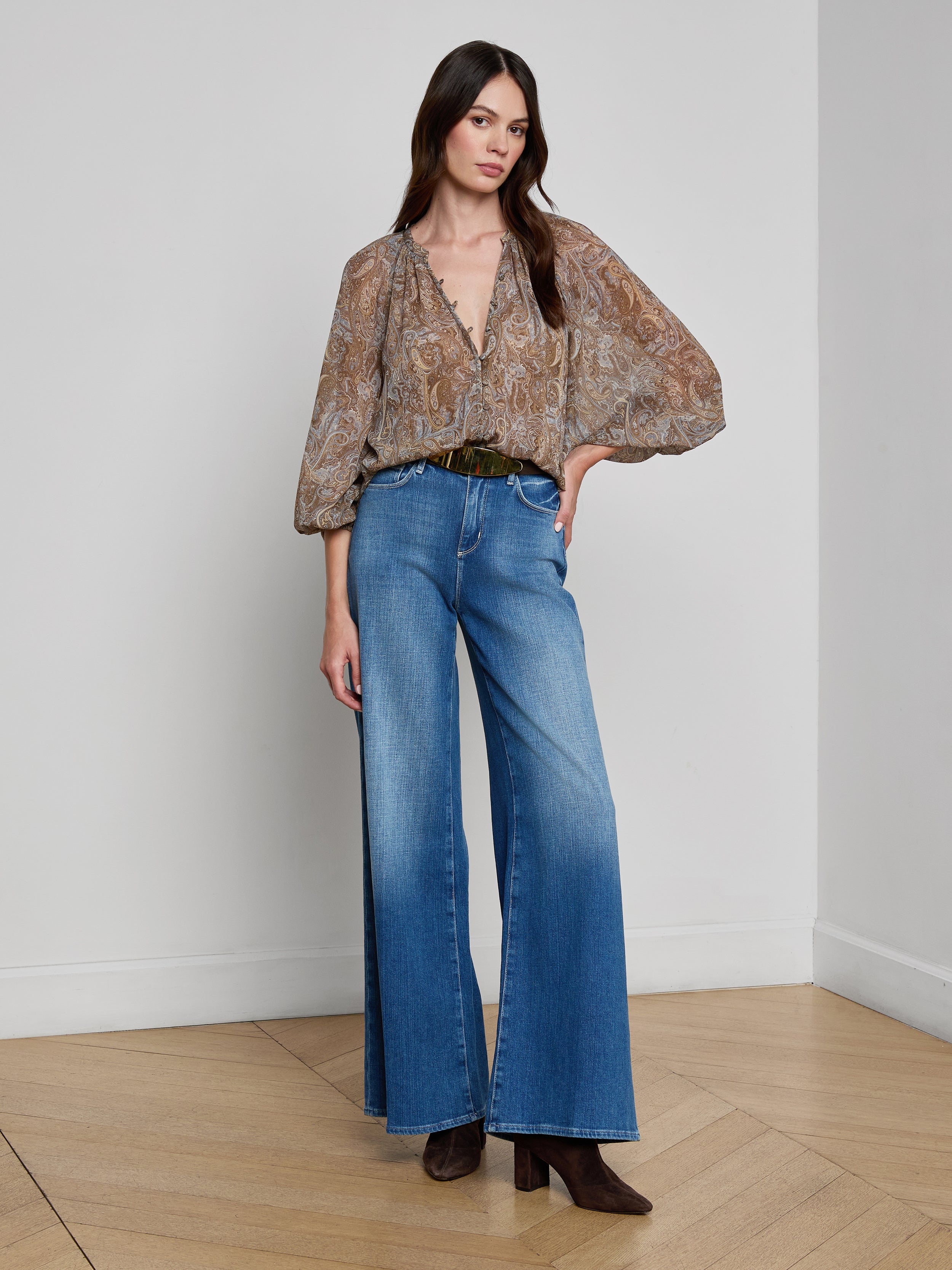 Teagan Blouse Top In Neutral/blue Ditsy Paisley