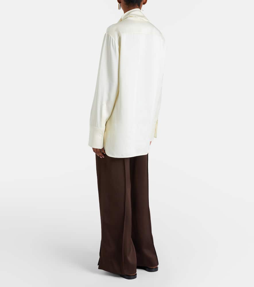 Wide-leg pants