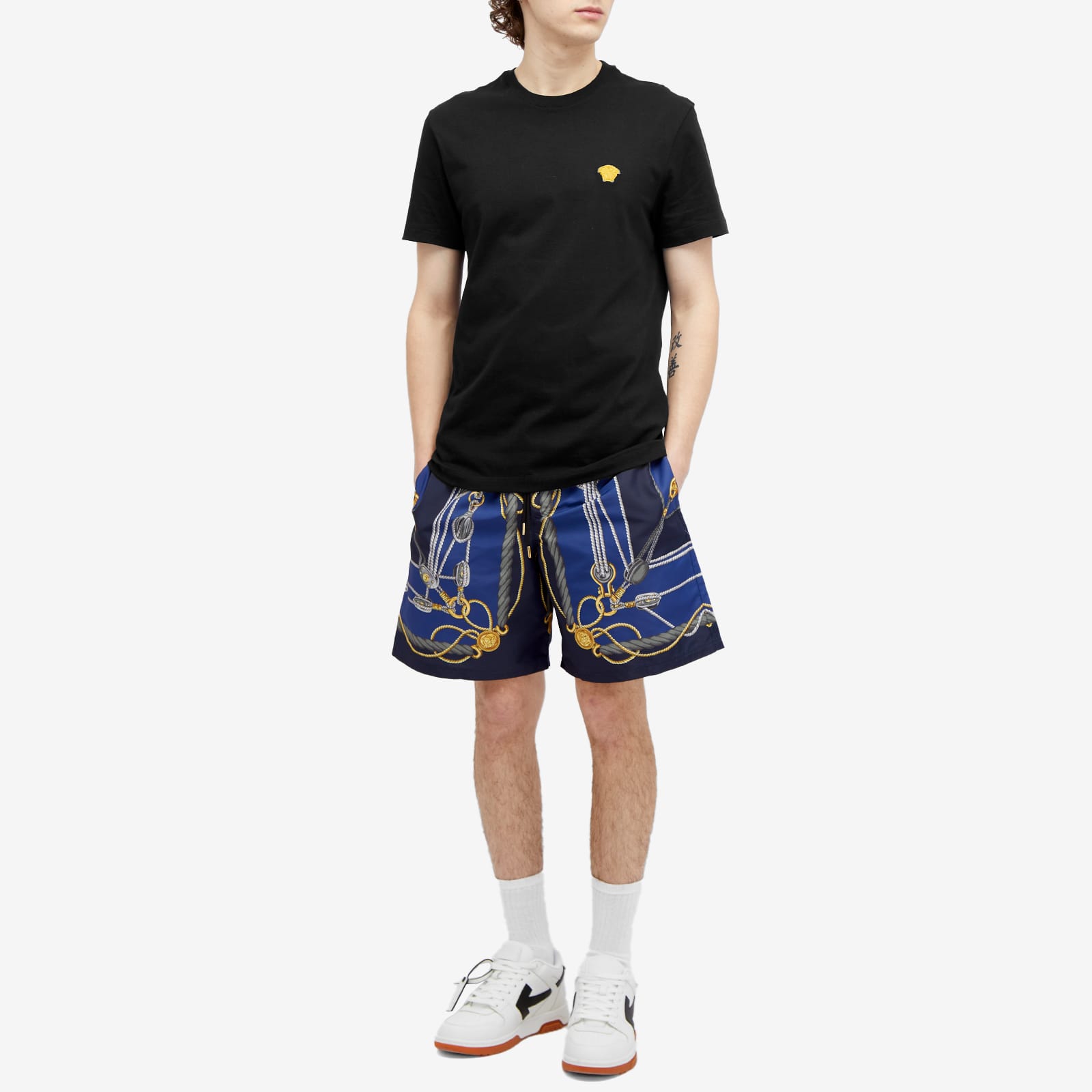 Men's Embroidered Medusa T-Shirt in Black, Size Large 