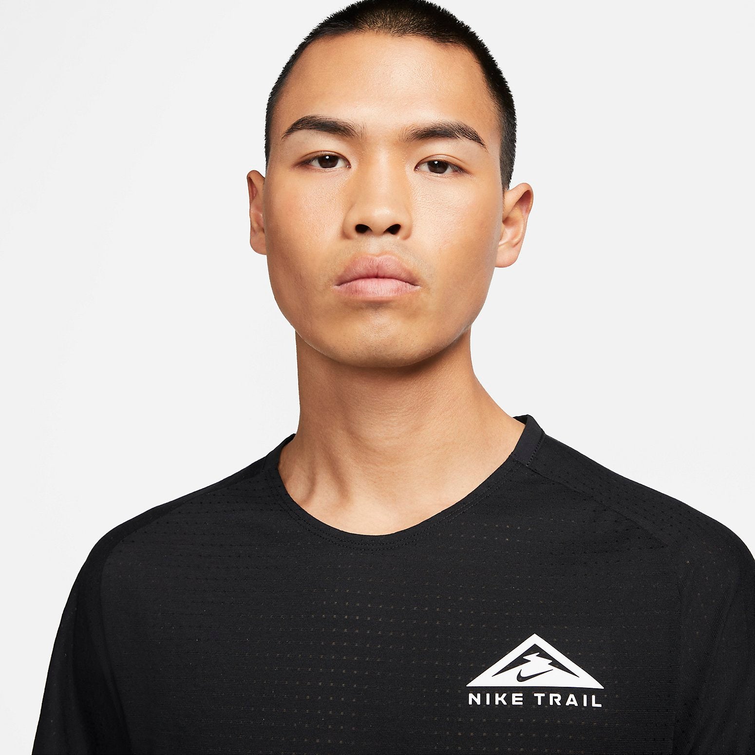 Dri-FIT Trail Solar Chase Short-Sleeve Trail Running Top 'Black'