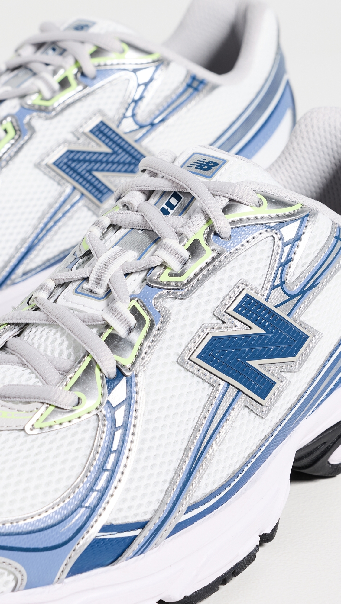 740 Sneakers White/Blue