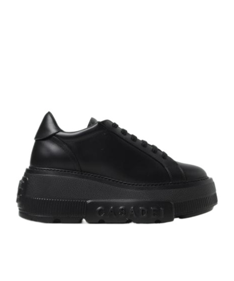 Thick-soled sneakers