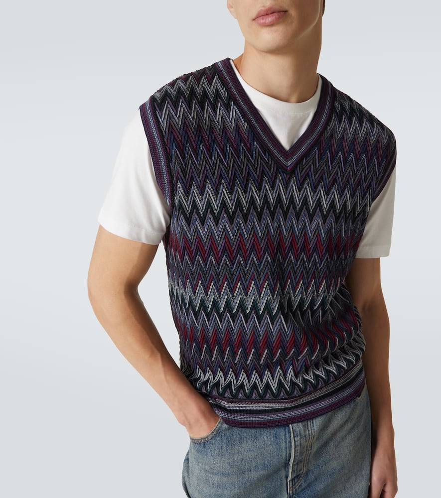 Zigzag wool sweater vest