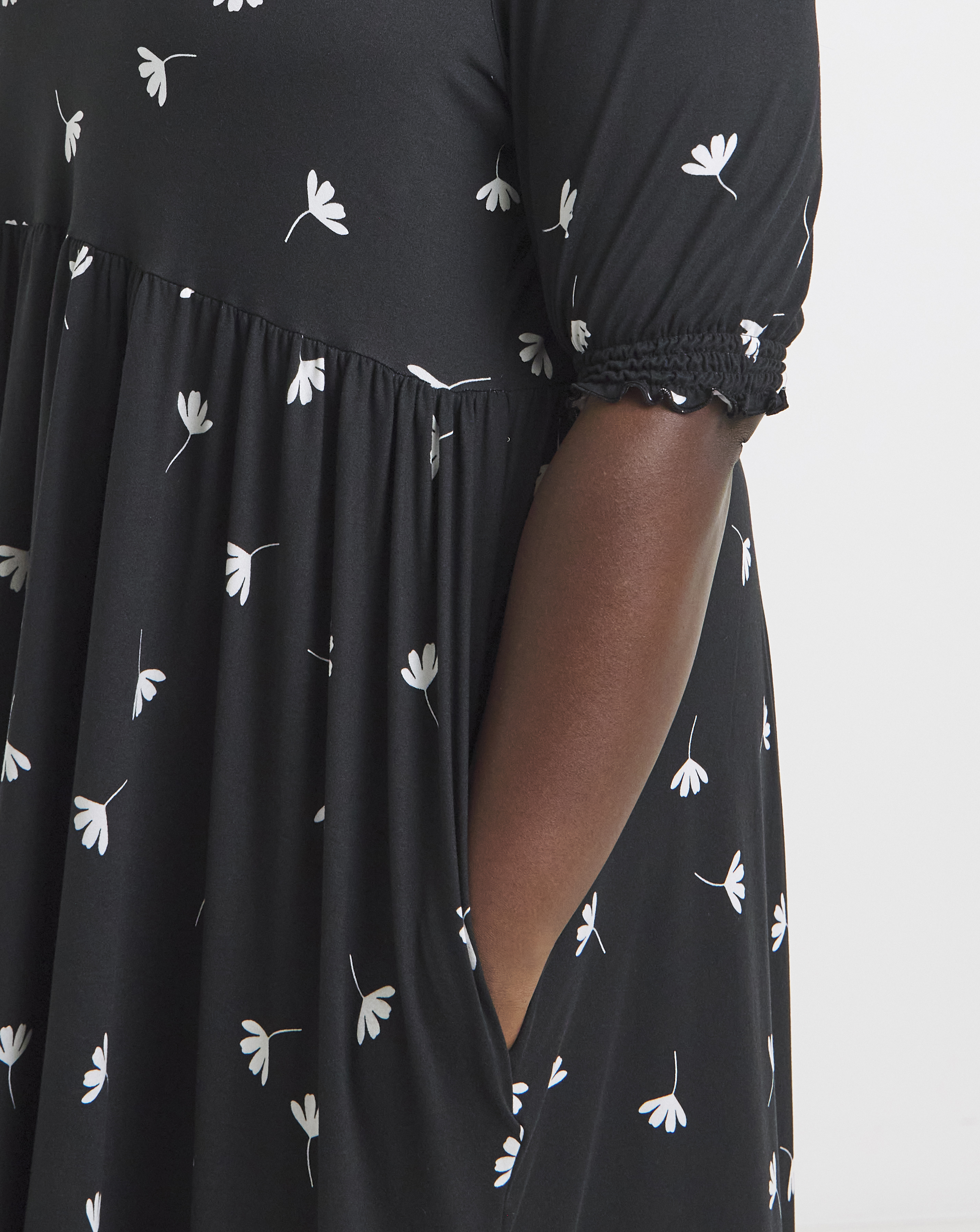 Black Ditsy Supersoft Midi Dre
