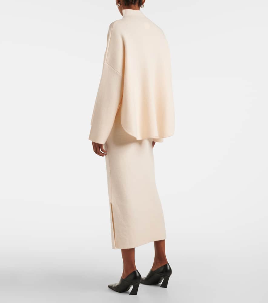 Wool and cashmere sweater