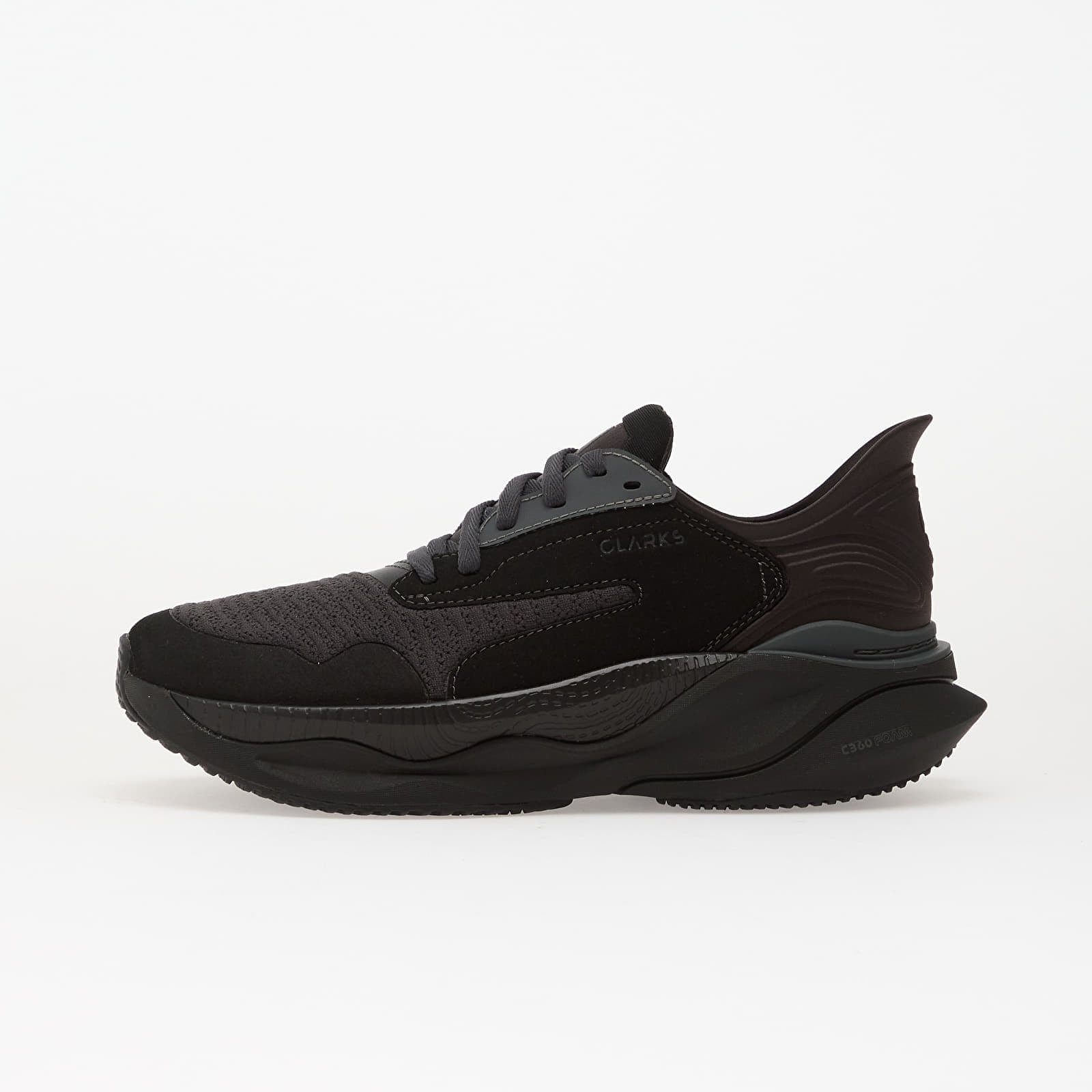 Pace Sneakers