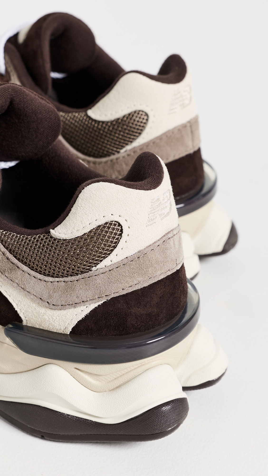 9060 Sneakers Brown/Brown W