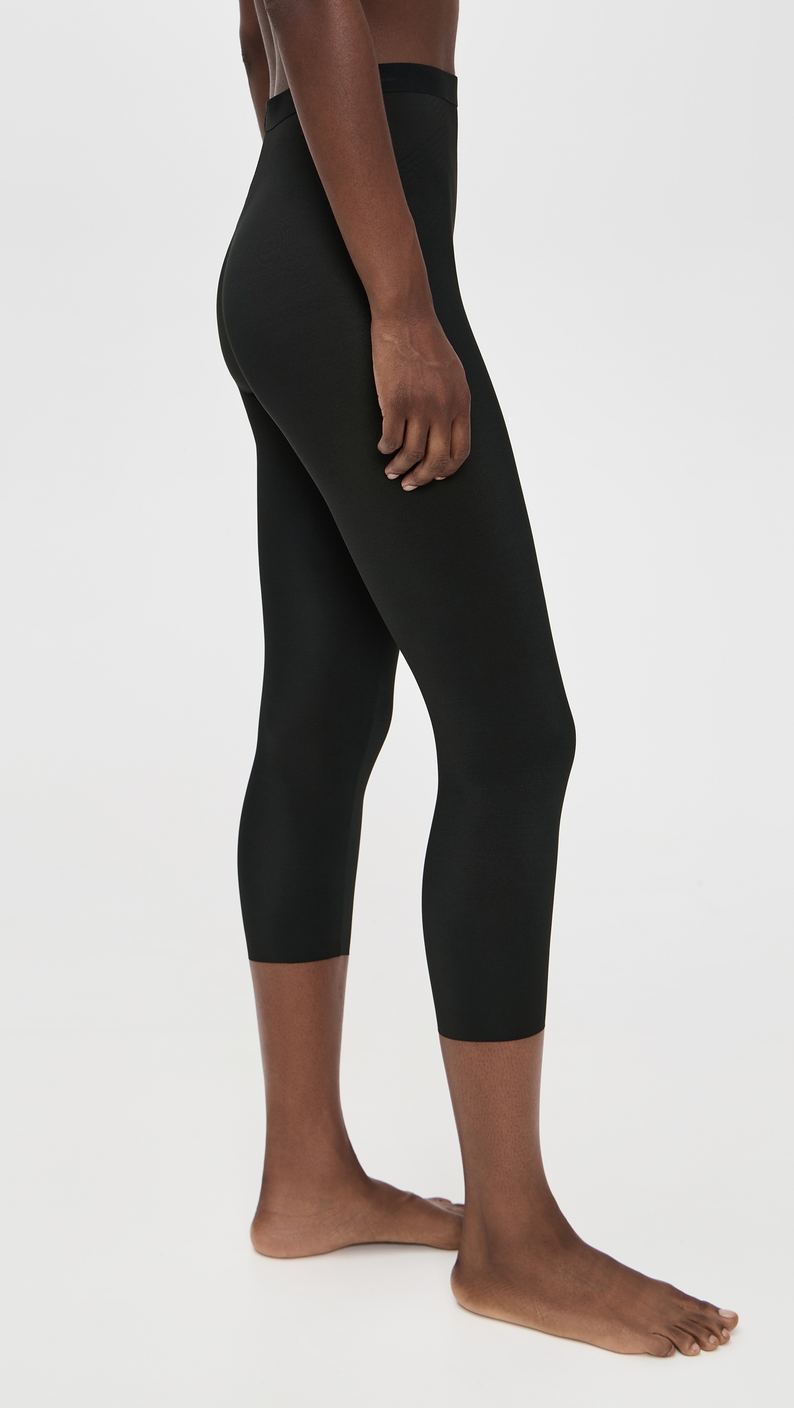 Capri Very Black