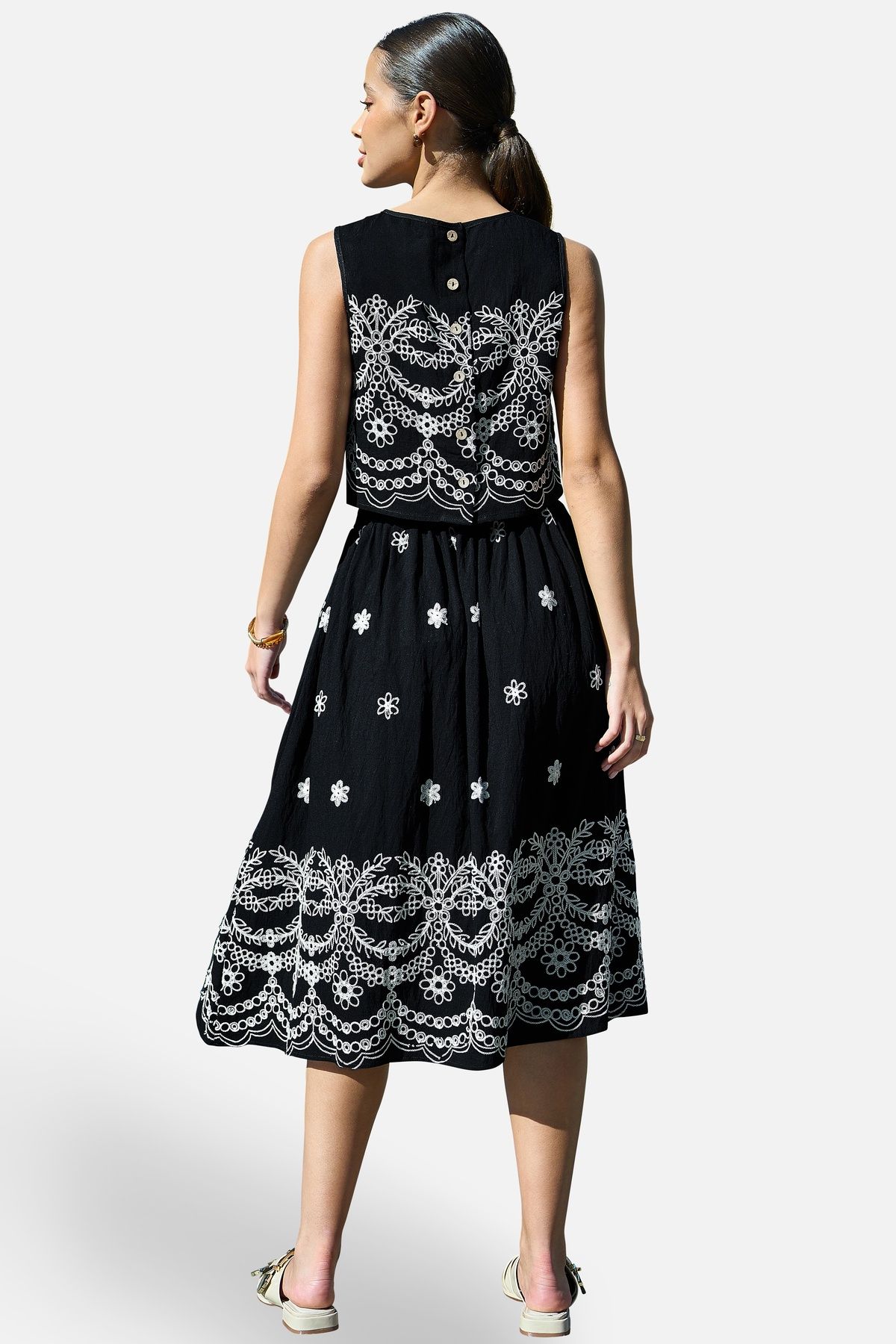 Yumi Women's Black Embroidered Midi Skirt