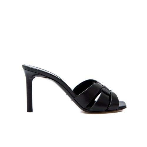 입생로랑 하이힐 여성용 컬러 블랙 650986DWE00