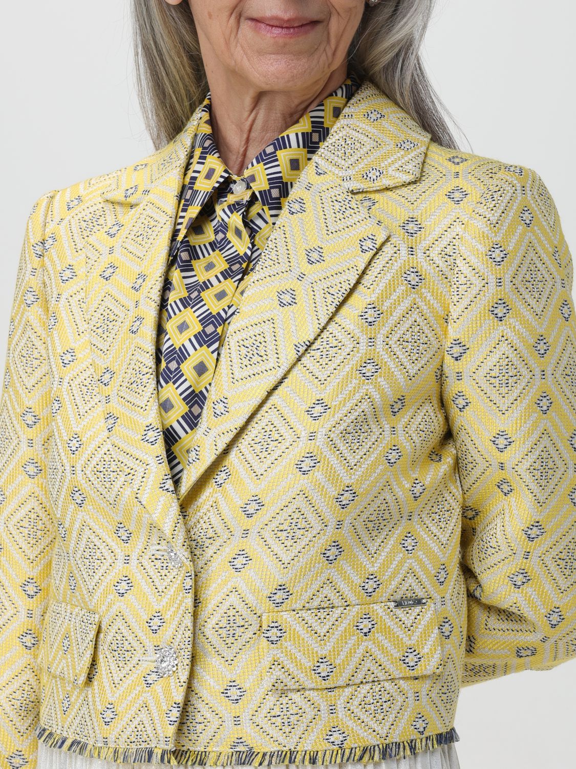 Blazer Woman color Yellow