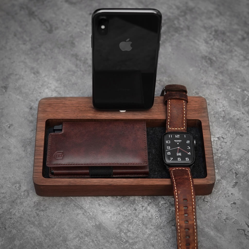 Ekster Wallet for AirTag Fits up to 12 cards & cash Apple Compatible Classic Brown