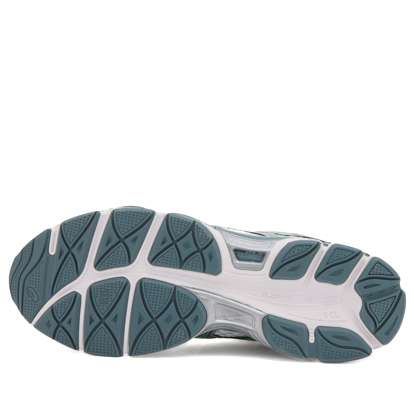 GEL-Cumulus 16 Sneaker in White/Ironclad