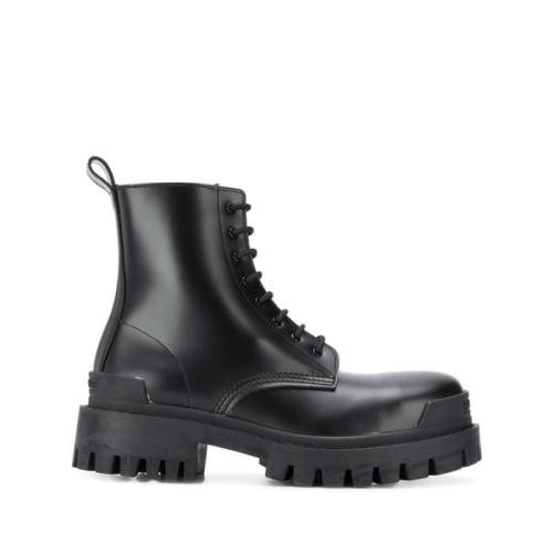 Strike boots in brushed leather