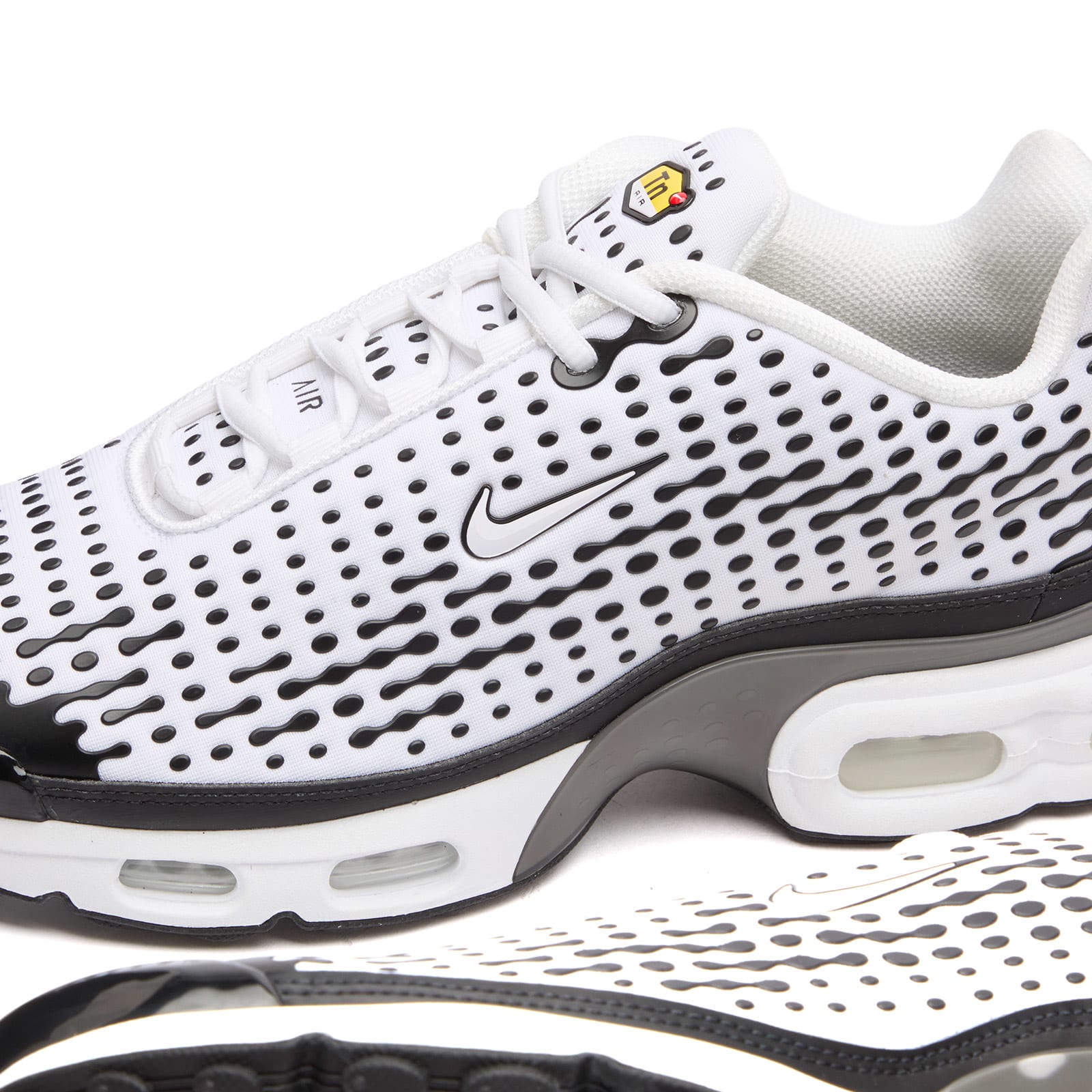 Men's Air Max Plus Vii Sneaker White/Black/Grey