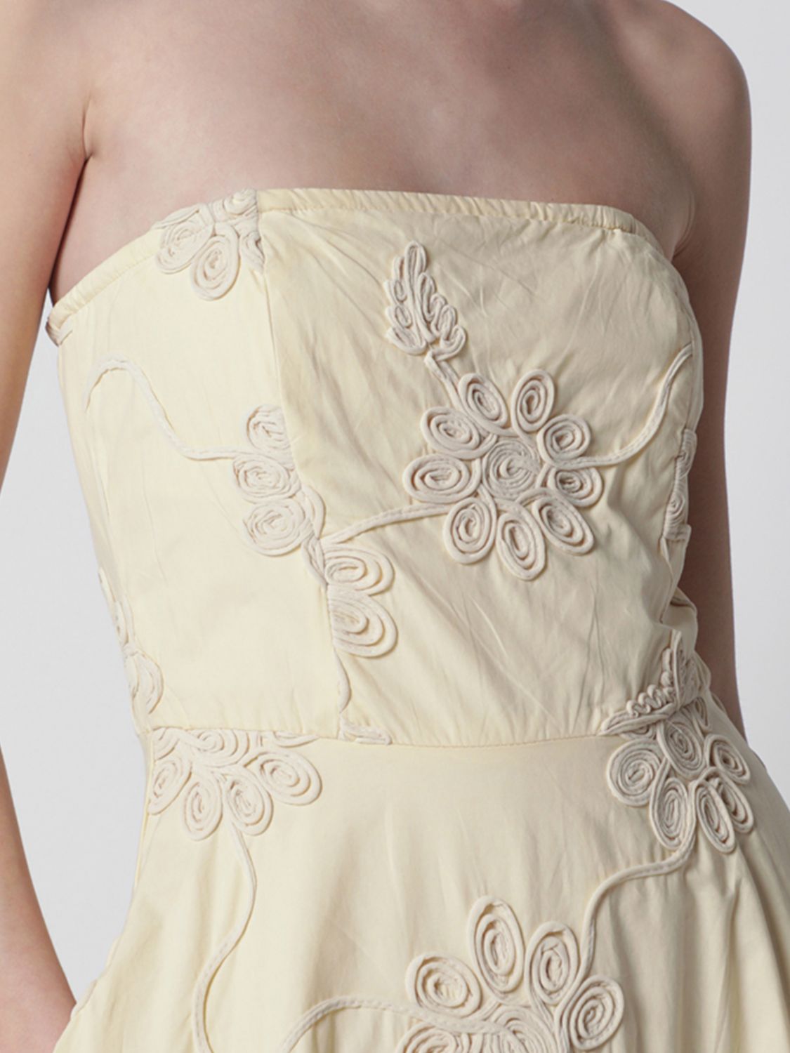 Dress Woman color White