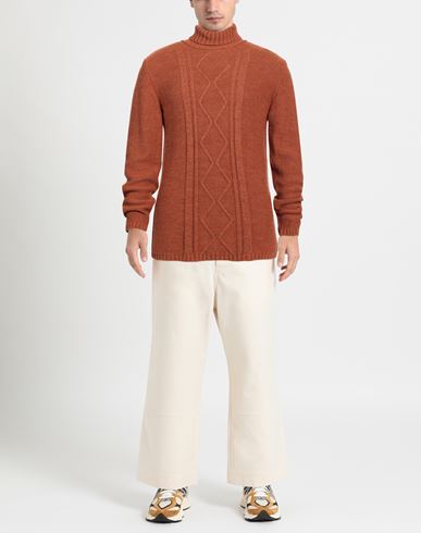 Man Turtleneck Rust