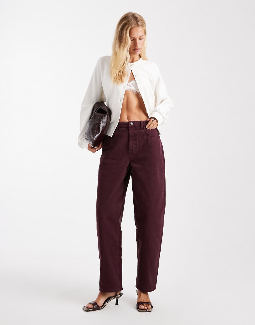 Barrel leg jeans in burgundy-Red