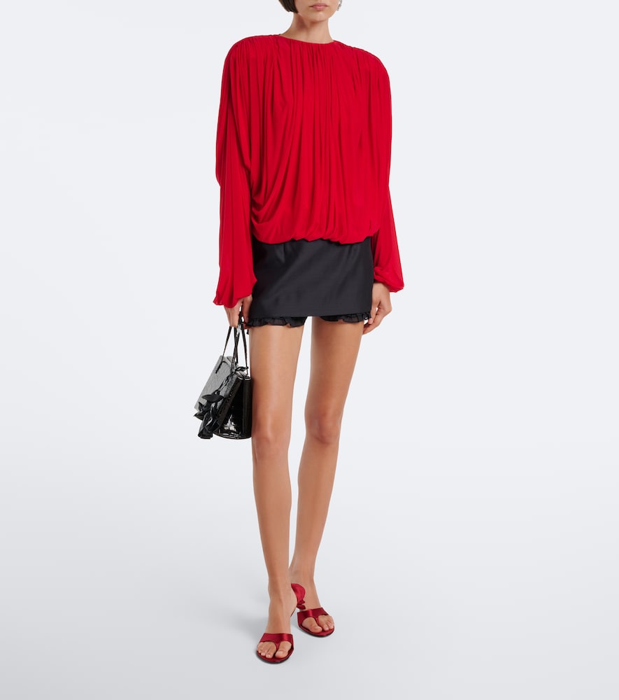 Gathered top
