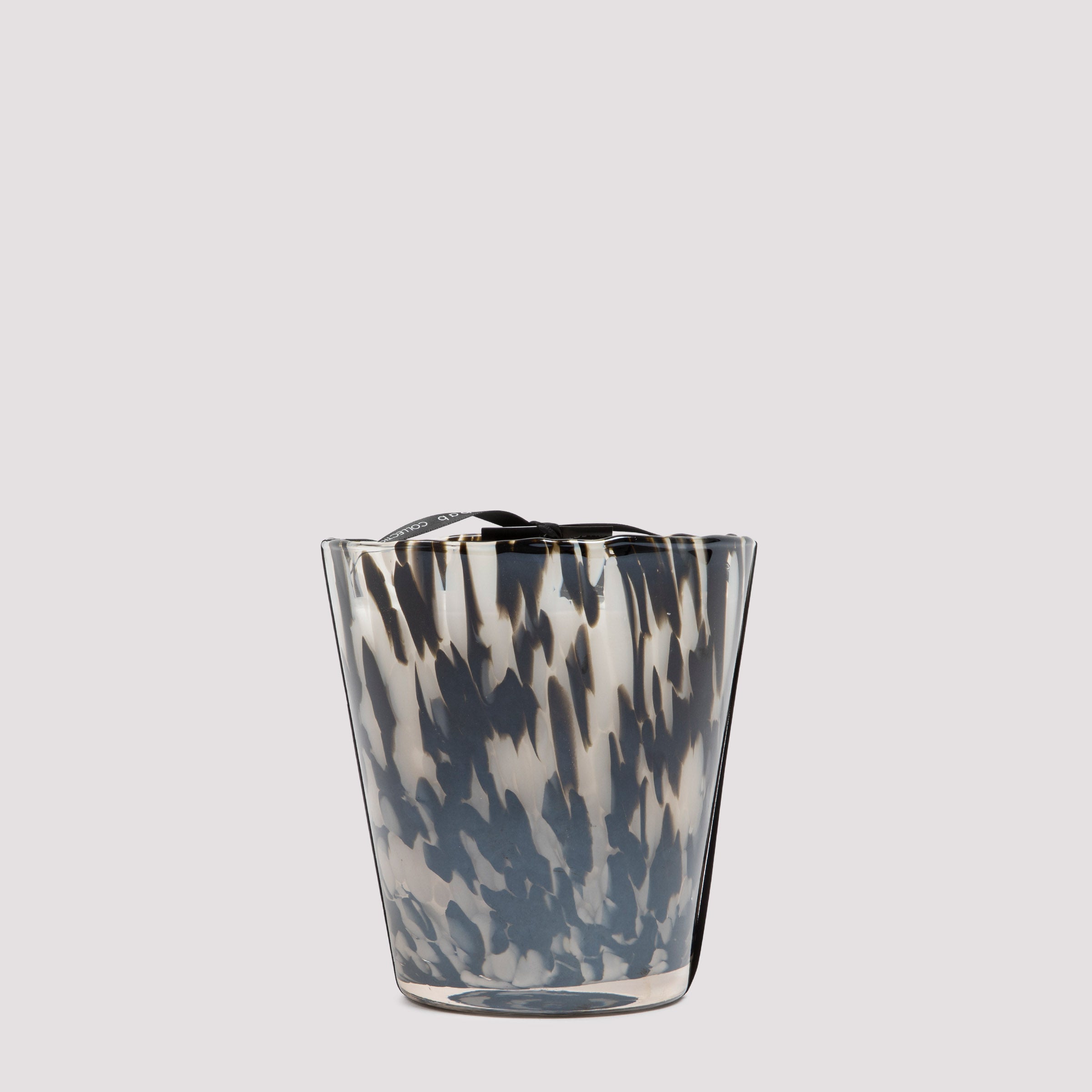 Max 16 Black Pearls Candle