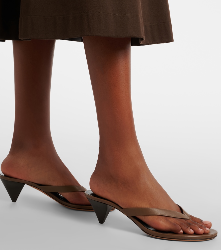 Rooty leather thong sandals